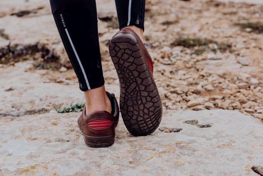 Hiqe Low Vegan Camel Red Waterproof